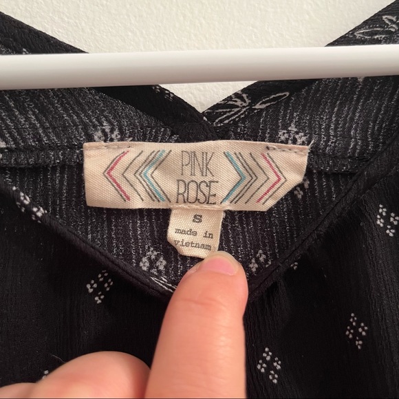 Pink Rose Black and White Boho Pattern Blouse with Rolled Sleeve Detail size S - Picture 4 of 8